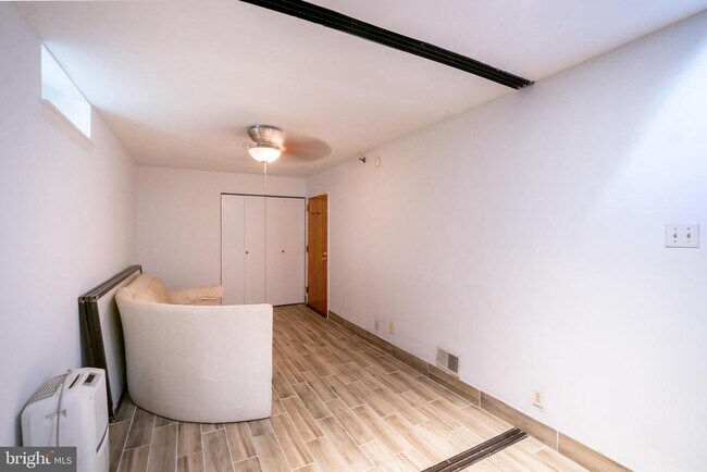 Building Photo - 1137 Pine St