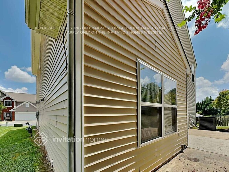Building Photo - 3013 Saphire Ln
