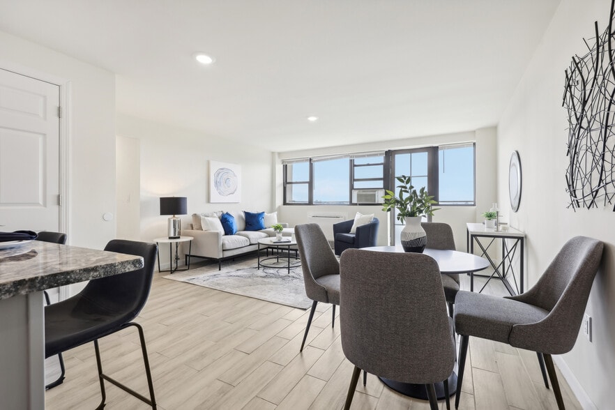 Building Photo - 123 S Munn Ave