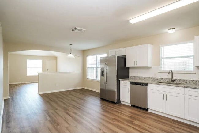 Building Photo - 8583 Chaletford Dr