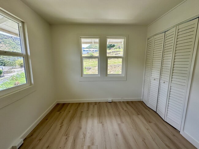 Building Photo - Renovated 3BR/2BA Home with Ocean Views – Aina Haina