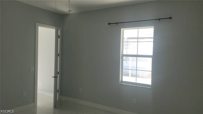 Building Photo - 653 Foxchase Dr