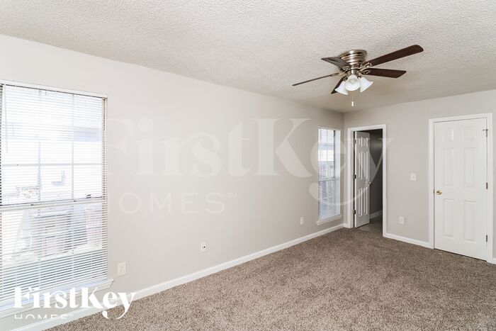 Building Photo - 3705 Acorn Dr