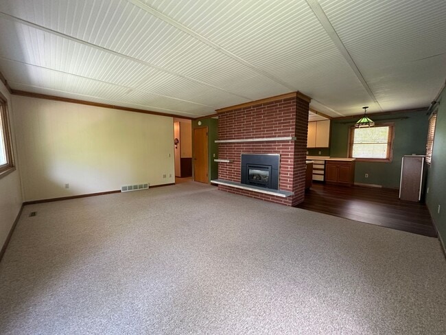 Building Photo - 2830 Waubesa Ave