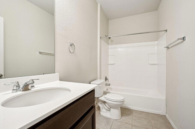Building Photo - 212 La Dera Dr