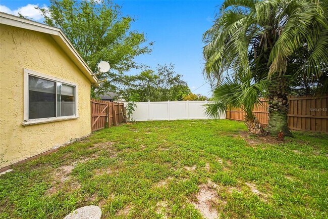 Building Photo - 8334 Crosswicks Dr
