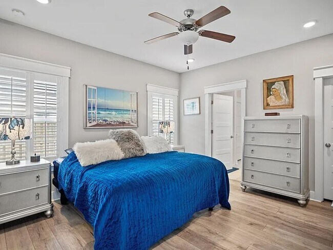 Building Photo - Gorgeous newer 2-Story, 4 bedroom Home in ...