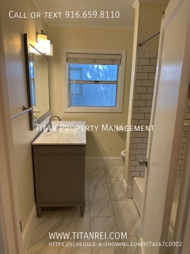 Building Photo - 5974 11th Ave