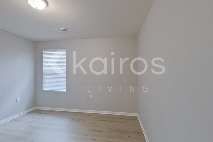 Building Photo - 2595 Provence Dr SE