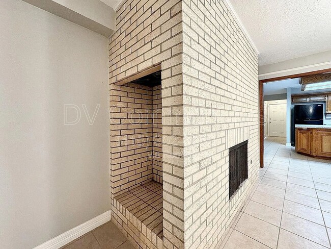 Building Photo - 4807 Country Club View