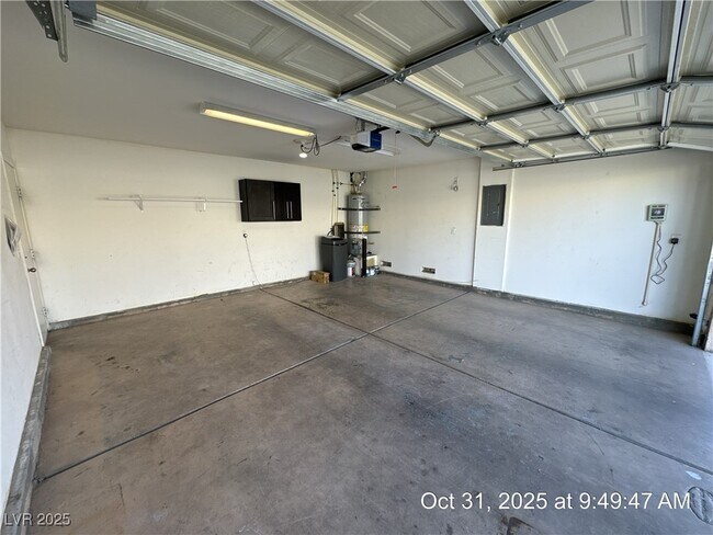 Building Photo - 10006 Mardagen St