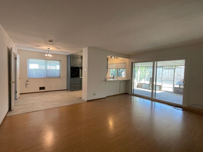 Building Photo - Remodeled 3 Bedroom 2 Bath in Berryessa area of San Jose