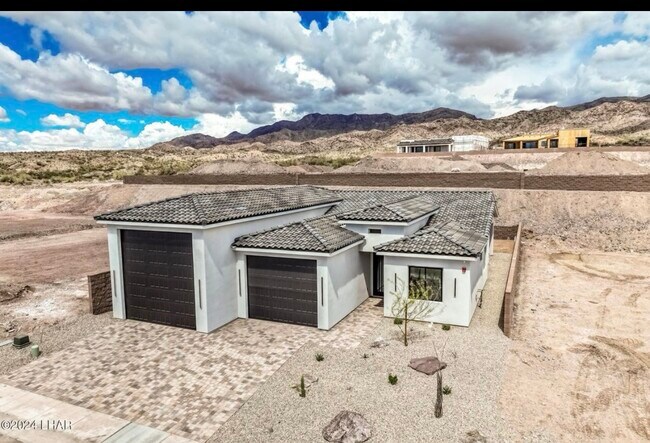 Building Photo - 8009 Corte De Los Pajaros