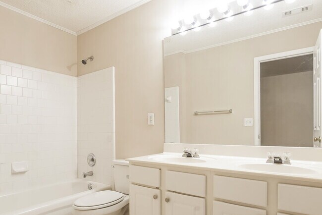 Building Photo - 4108 Glenaire Way NW