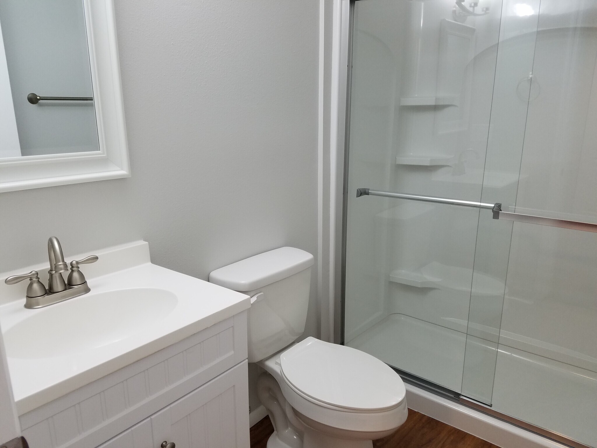 Building Photo - 115 E 4th Ave