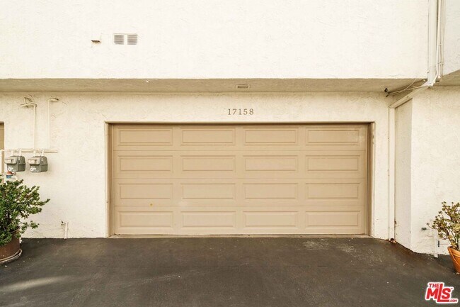 Building Photo - 17158 Palisades Cir