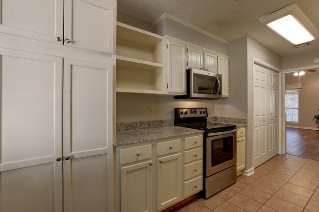 Building Photo - 205 Long Plantation Blvd