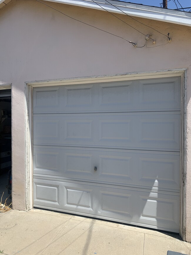 Private Garage - 1160 S Hudson Ave