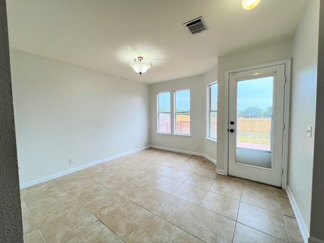 Building Photo - 740 Winborne Way