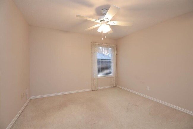 Building Photo - 17222 Leeside Dr