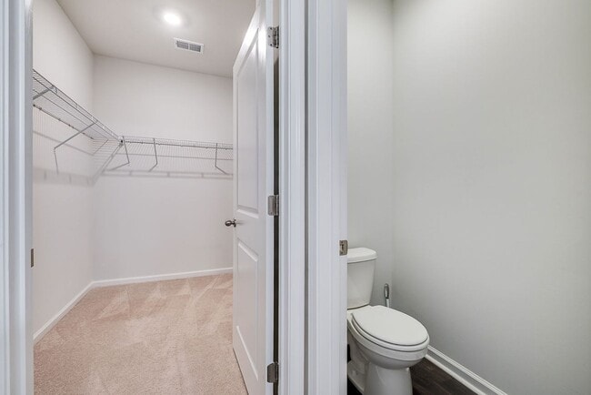 Building Photo - Stylish 4-Bed 2 Bath Ranch Home with Moder...
