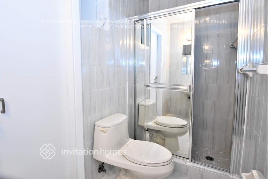 Building Photo - 1720 SW 98th Ct