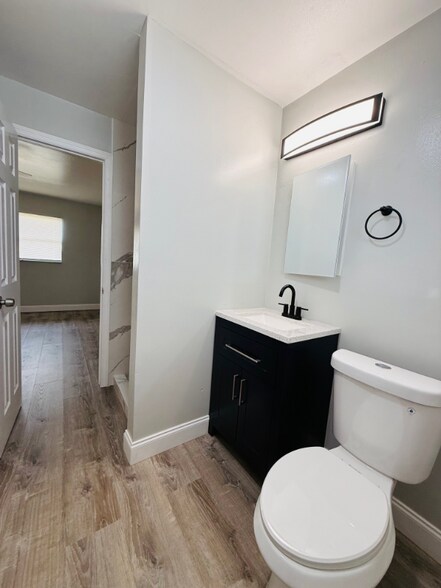 Building Photo - 1100-1190 Neptune Dr