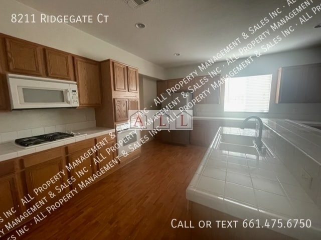 Building Photo - 8211 Ridgegate Ct