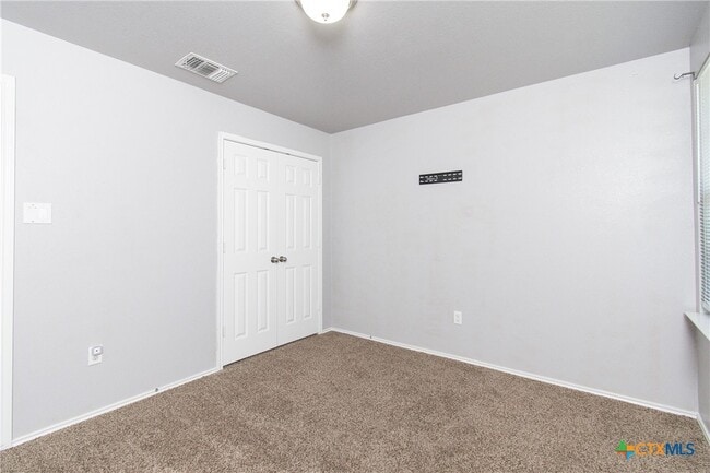 Building Photo - 6601 Clear Brook Dr