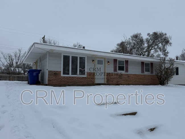 Building Photo - 800 Maumee Dr