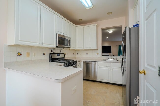 Building Photo - 908 Blossom Cir