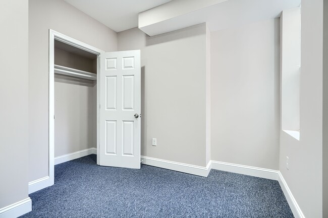 Building Photo - Homewood