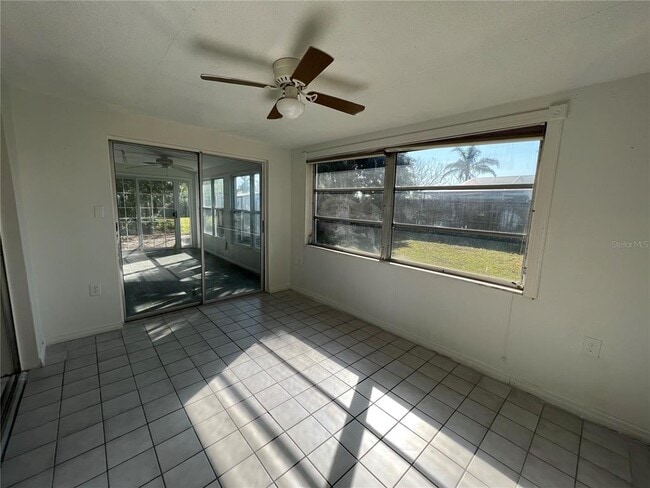 Building Photo - 3220 Pinon Dr