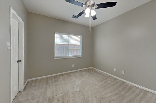 Building Photo - 2922 Maple Bend Dr