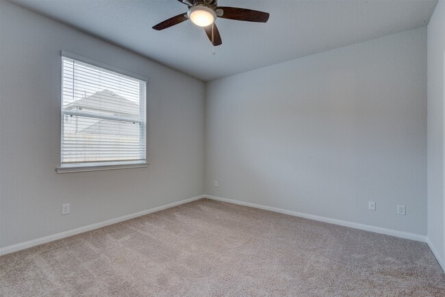 Building Photo - 5011 Blue Jacaranda Wy