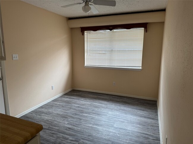 Building Photo - 11415 Loyola Dr