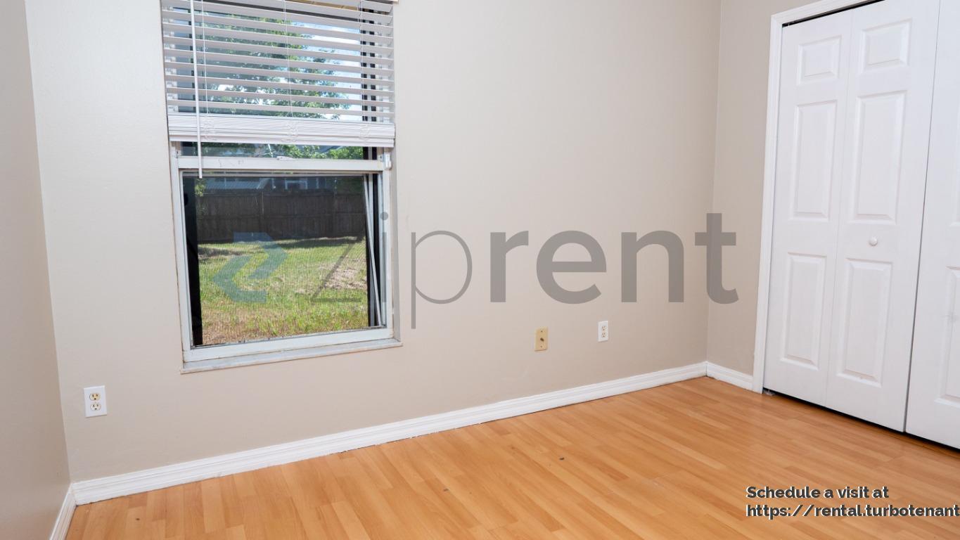 Building Photo - 3309 SW Frankford St