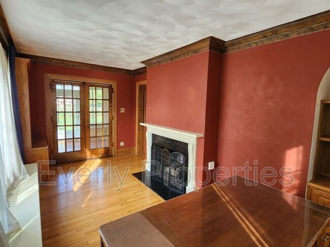 Building Photo - 120 68th Pl