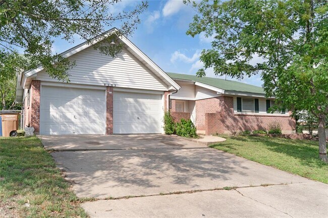 Building Photo - 8102 Red Willow Dr