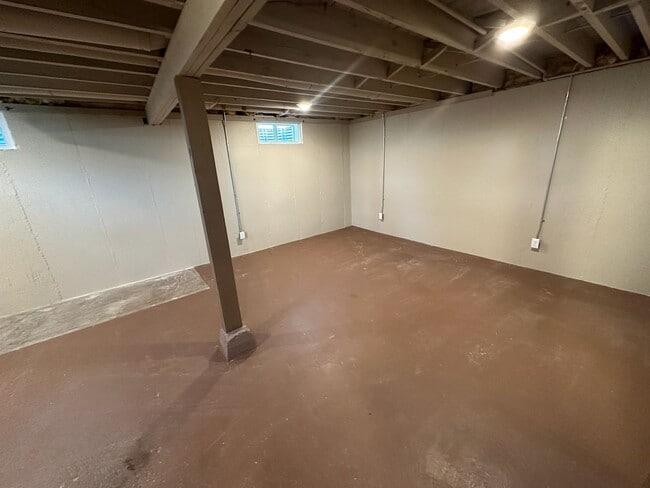 Building Photo - 1430 Staub Ct NE