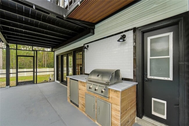 Building Photo - 14728 Henson Rd