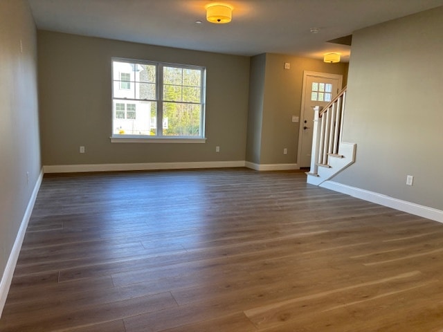 living - 102 Sycamore Ln