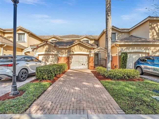 Building Photo - 3873 Tree Top Dr