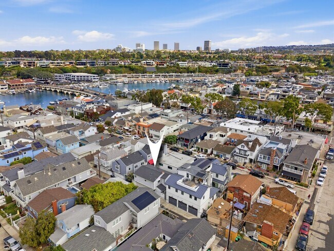 Building Photo - Newly Remodeled 3-Bedroom on Balboa Island...