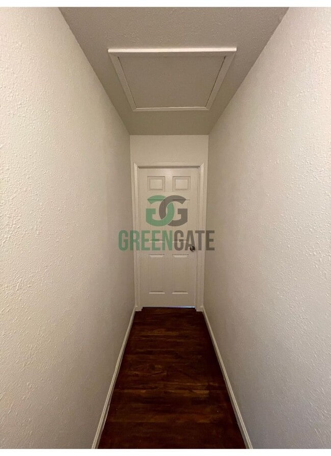 Building Photo - PRICE REDUCED!!! BEAUTIFUL 3 BEDROOM 2 BAT...