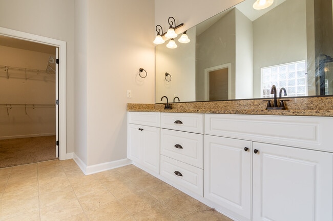 Building Photo - 1204 Stone Meadows Ct