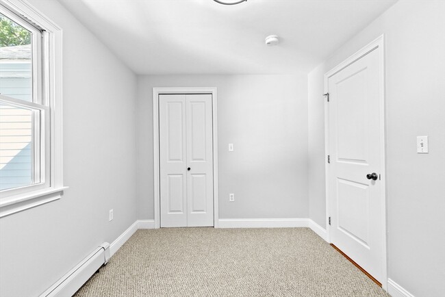 Building Photo - 22 Broad Oak Way