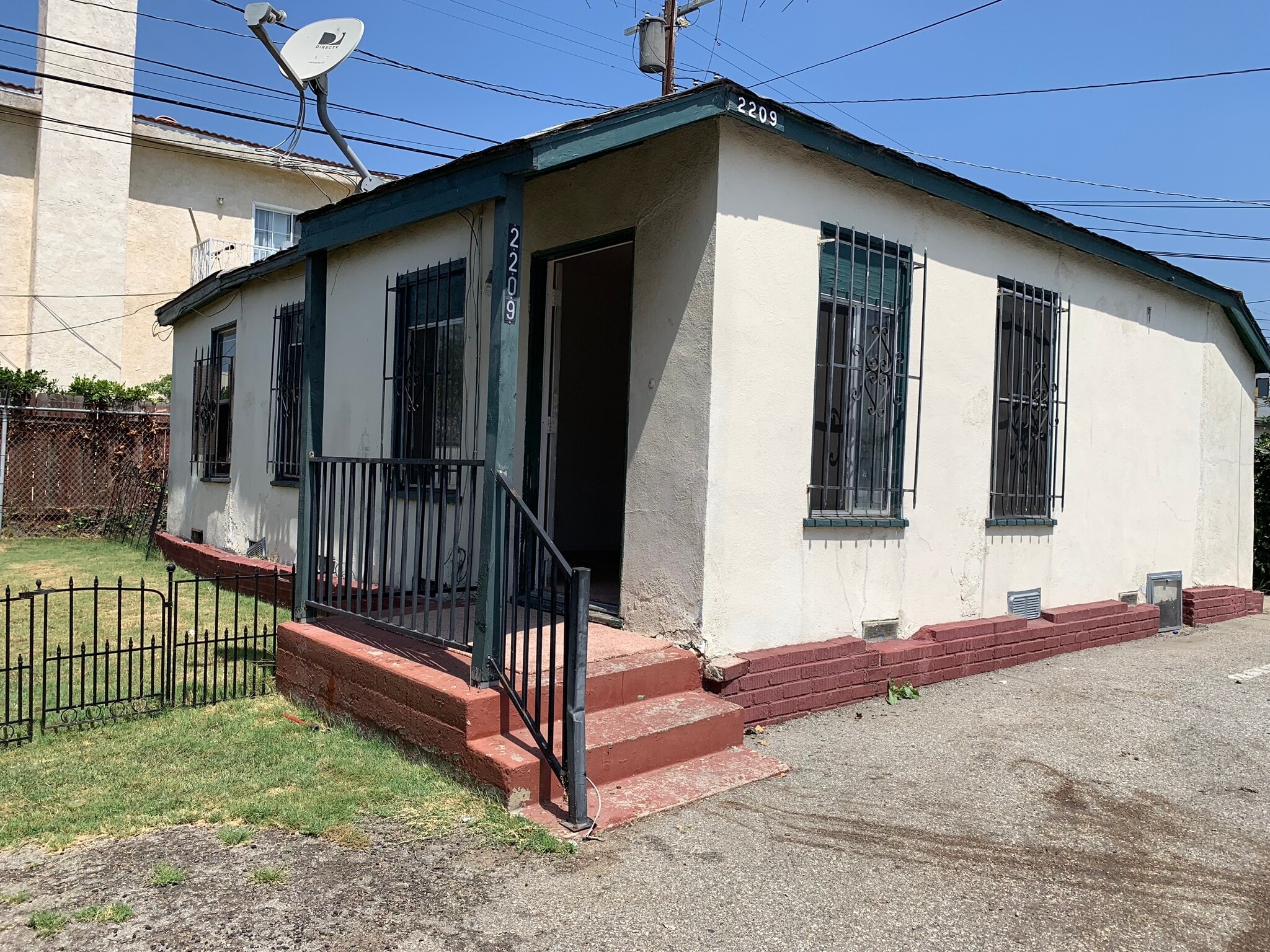 Building Photo - 2209 S Ridgeley Dr