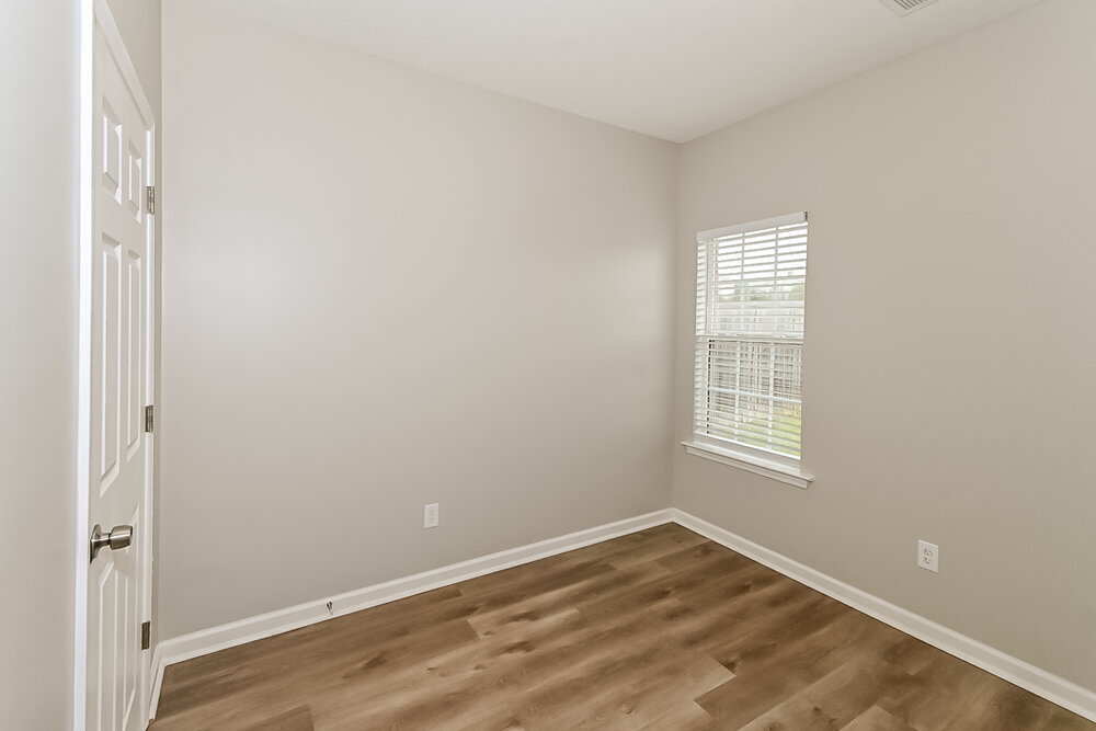 Building Photo - 7077 Queens Crown Ct