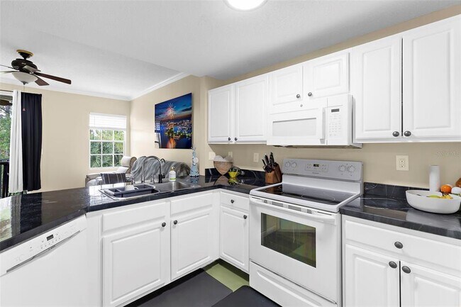 Building Photo - 5601 Bentgrass Dr